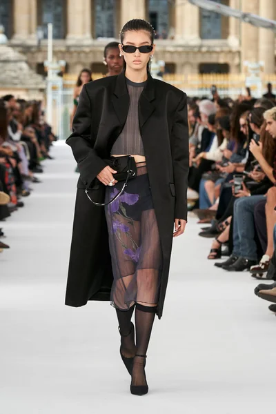 Look 35
